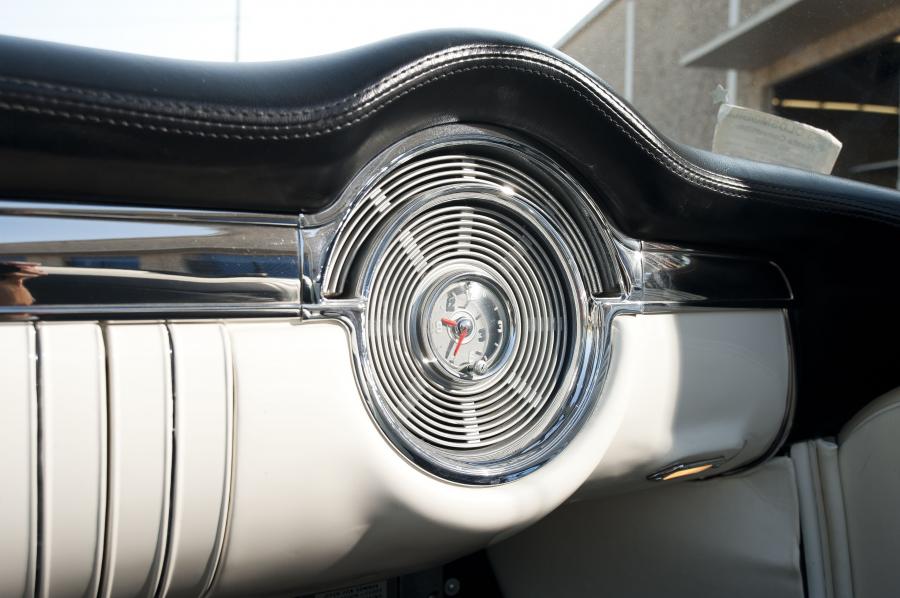  Oldsmobile 98 Fiesta Convertible 1953 года  (фото 55 из 87)